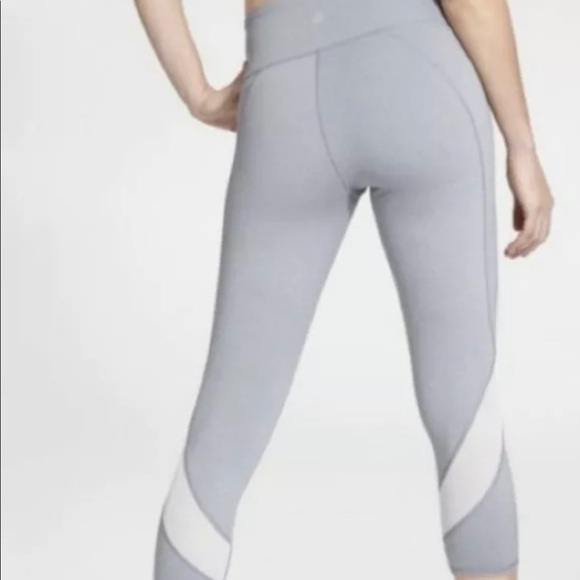 Athleta Women's S Colorblock Mesh Salutation Capri Legging Cobblestone - Picture 1 of 11